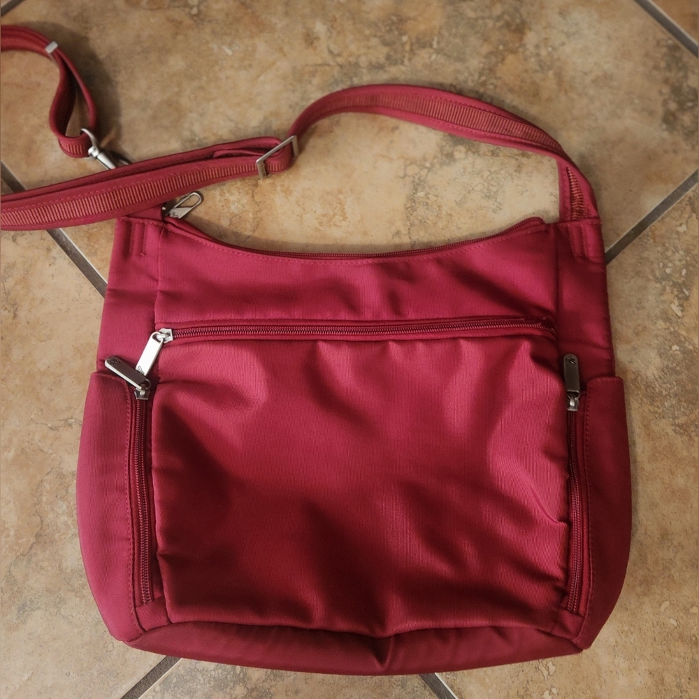Travelon*Red* Classic Crossbody Bucket Anti-theft Travel Bag - Picture 6 of 10